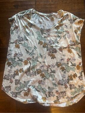 Women's Floral Pocket Tee - Cream with Green & Mustard Floral Print 1x